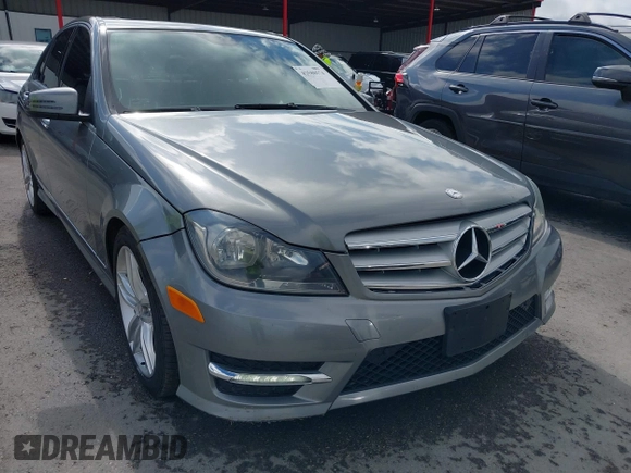 2013 Mercedes-Benz C 300 Sport с VIN WDDGF8AB2DR242498, выставлен на аукционе IAAI как лот 42588574 с пробегом 143 898 миль миль и . История ставок и продаж доступна на DreamBid. Изображение 6.