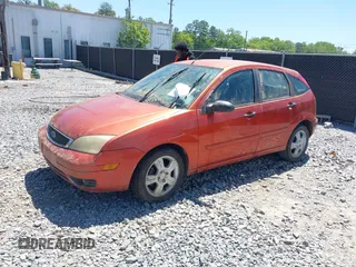 2005 Ford Focus S with VIN 3FAFP37N85R113281, listed as a IAAI auction lot 42037187 with Not Provided miles and . Bid and sale history available at carsss.com. Image 2.
