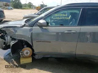 2020 Jeep Compass Trailhawk z VIN 3C4NJDDB3LT203350, wystawiony jako Copart lot #70399364 z przebiegiem 53 910 mil mil oraz Szkoda całkowita • Salvage title. Historia ofert i sprzedaży dostępna na DreamBid. Obrazek 15.