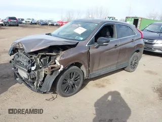 2018 Mitsubishi Eclipse Cross LE z VIN JA4AT4AA2JZ061576, wystawiony jako IAAI lot #41565617 z przebiegiem 28 488 mil mil oraz . Historia ofert i sprzedaży dostępna na DreamBid. Obrazek 2.