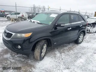 2011 Kia Sorento LX with VIN 5XYKTDA10BG053888, listed as a IAAI auction lot 41728580 with 77,714 mi miles. Bid and sale history available at carsss.com. Image 2.