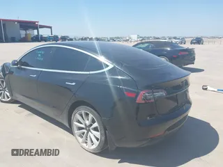 2019 Tesla Model 3 Mid Range z VIN 5YJ3E1EA3KF310976, wystawiony jako IAAI lot #41968012 z przebiegiem Nie podano mil oraz . Historia ofert i sprzedaży dostępna na DreamBid. Obrazek 3.