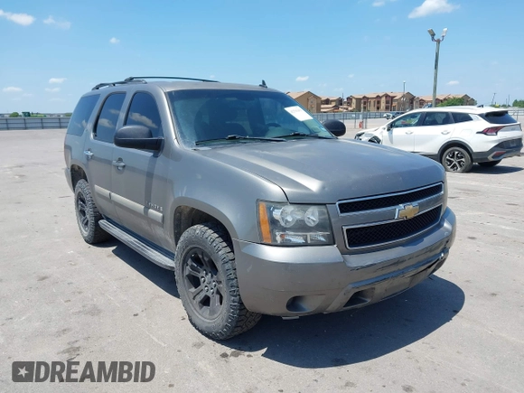2008 Chevrolet Tahoe 1LT with VIN 1GNFC13008R259055, listed as a IAAI auction lot 42515431 with 277,877 mi miles and . Bid and sale history available at DreamBid. Image 1.