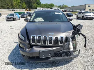 2018 Jeep Cherokee Latitude Plus with VIN 1C4PJLLX2JD524525, listed as a Copart auction lot 53624675 with 70,678 mi miles and Clean Title. Bid and sale history available at carsss.com. Image 5.