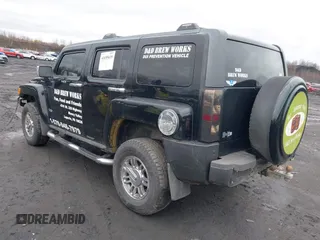 2008 Hummer H3 SUV Alpha with VIN 5GTEN63L388197946, listed as a IAAI auction lot 41695619 with 198,631 mi miles. Bid and sale history available at carsss.com. Image 3.
