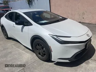 2023 Toyota Prius LE z VIN JTDACAAU1P3001962, wystawiony jako IAAI lot #42424037 z przebiegiem 23 945 mil mil oraz . Historia ofert i sprzedaży dostępna na DreamBid. Obrazek 4.