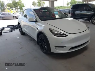 2022 Tesla Model Y Long Range z VIN 7SAYGDEE7NF460942, wystawiony jako IAAI lot #42189912 z przebiegiem 43 315 mil mil oraz . Historia ofert i sprzedaży dostępna na DreamBid. Obrazek 1.