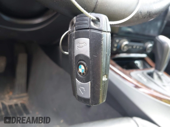 2007 BMW 3 Series 328xi with VIN WBAWC33597PD06271, listed as a IAAI auction lot 42229552 with Not Provided miles and . Bid and sale history available at DreamBid. Image 11.