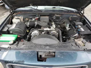 1999 GMC Denali z VIN 1GKEK13R6XR918944, wystawiony jako Copart lot #46049675 z przebiegiem 140 826 mil mil oraz Tytuł czysty. Historia ofert i sprzedaży dostępna na DreamBid. Obrazek 12.