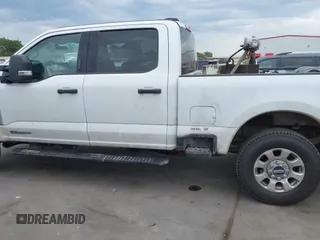 2024 Ford F-250 XL z VIN 1FT7W2BT5REC68882, wystawiony jako IAAI lot #42462526 z przebiegiem 59 686 mil mil oraz . Historia ofert i sprzedaży dostępna na DreamBid. Obrazek 15.