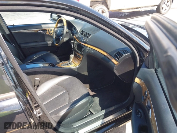 2008 Mercedes-Benz E 350 Luxury with VIN WDBUF87X68B292463, listed as a IAAI auction lot 42203809 with 175,424 mi miles and . Bid and sale history available at carsss.com. Image 5.