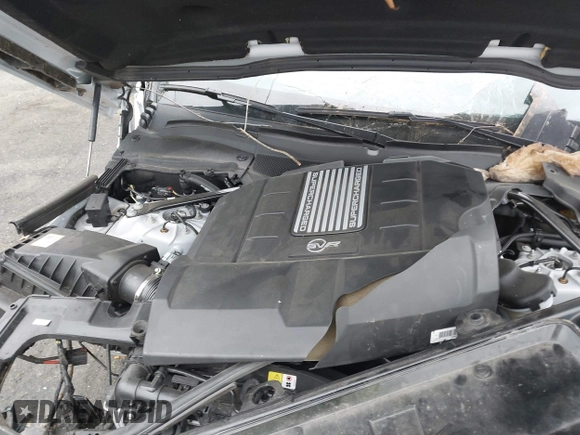 2022 Land Rover Range Rover Sport SVR z VIN SALWZ2RE8NA799627, wystawiony jako IAAI lot #41951653 z przebiegiem 29 265 mil mil oraz . Historia ofert i sprzedaży dostępna na DreamBid. Obrazek 10.