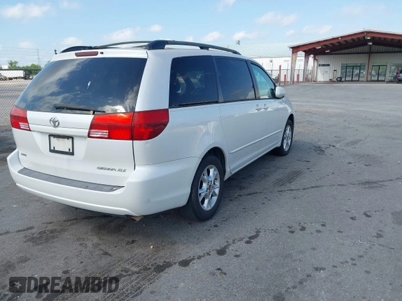 2005 Toyota Sienna XLE with VIN 5TDZA22C95S272882, listed as a IAAI auction lot 42045570 with 341,267 mi miles and . Bid and sale history available at DreamBid. Image 4.