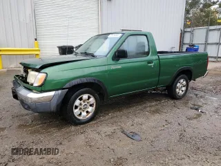 1998 Nissan Frontier XE z VIN 1N6DD21S8WC303274, wystawiony jako Copart lot #79755584 z przebiegiem Nie podano mil oraz Szkoda całkowita • Salvage title. Historia ofert i sprzedaży dostępna na DreamBid. Obrazek 1.