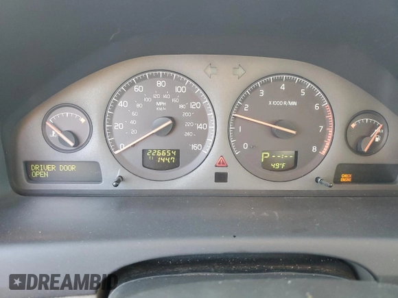 2003 Volvo V70 XC70 с VIN YV1SZ59H031102167, выставлен на аукционе Copart как лот 82382224 с пробегом 226 654 миль миль и Списание • Salvage title. История ставок и продаж доступна на DreamBid. Изображение 9.
