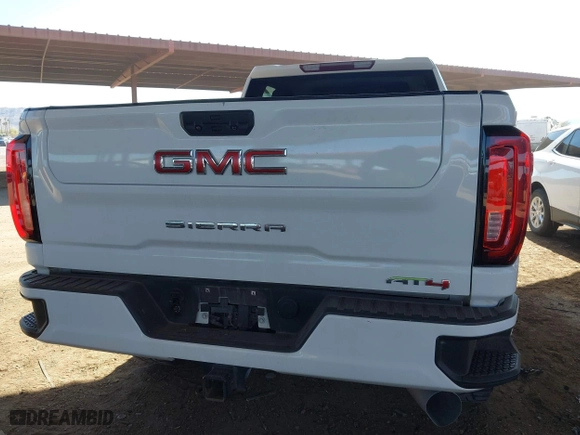 2021 GMC Sierra 2500HD AT4 with VIN 1GT19PEY2MF124565, listed as a IAAI auction lot 41841361 with 131,341 mi miles. Bid and sale history available at carsss.com. Image 17.