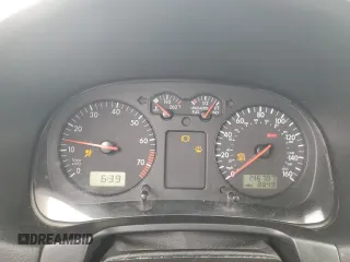 2000 Volkswagen Jetta z VIN 3VWSC29M3YM147999, wystawiony jako Copart lot #49829125 z przebiegiem 146 787 mil mil oraz Szkoda całkowita • Salvage title. Historia ofert i sprzedaży dostępna na DreamBid. Obrazek 9.