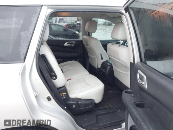 2018 Nissan Pathfinder S z VIN 5N1DR2MN7JC621109, wystawiony jako IAAI lot #42184064 z przebiegiem 135 902 mil mil oraz . Historia ofert i sprzedaży dostępna na DreamBid. Obrazek 8.