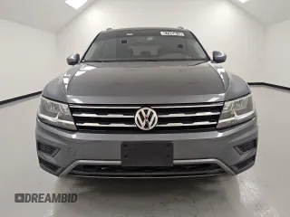 2020 Volkswagen Tiguan S z VIN 3VV1B7AX3LM150299, wystawiony jako Copart lot #57995815 z przebiegiem 45 153 mil mil oraz Czysty tytuł • Clean title. Historia ofert i sprzedaży dostępna na DreamBid. Obrazek 5.