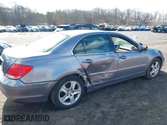 2007 Acura RL Tech Pkg with VIN JH4KB16617C000200, listed as a IAAI auction lot 41592490 with 224,508 mi miles. Bid and sale history available at carsss.com. Image 18.
