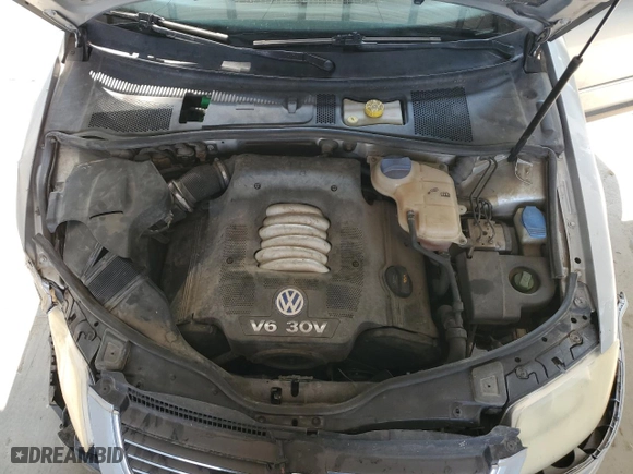 2003 Volkswagen Passat GLX with VIN WVWTH63BX3P381745, listed as a Copart auction lot 63975414 with 180,783 mi miles and Clean Title. Bid and sale history available at carsss.com. Image 11.