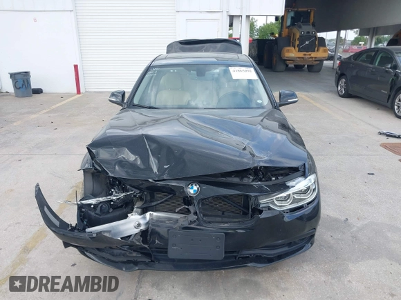 2018 BMW 3 Series 320i xDrive with VIN WBA8E5G53JNU45708, listed as a IAAI auction lot 41865092 with 88,720 mi miles. Bid and sale history available at carsss.com. Image 12.
