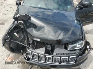 2020 Jeep Grand Cherokee Laredo E z VIN 1C4RJFAG7LC207815, wystawiony jako Copart lot #59510675 z przebiegiem 39 805 mil mil oraz Nie do naprawy • Non repairable. Historia ofert i sprzedaży dostępna na DreamBid. Obrazek 12.