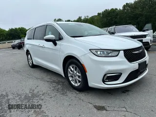 2023 Chrysler Pacifica Touring L with VIN 2C4RC1BG8PR529226, listed as a Copart auction lot 61720485 with 68,507 mi miles and Non repairable. Bid and sale history available at DreamBid. Image 4.