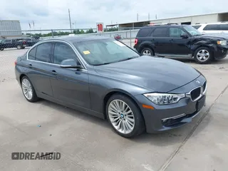 2015 BMW 3 Series 328i с VIN WBA3A5G58FNS87928, выставлен на аукционе IAAI как лот 42392498 с пробегом 108 697 миль миль и . История ставок и продаж доступна на DreamBid. Изображение 1.