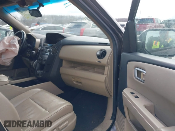 2012 Honda Pilot EX-L with VIN 5FNYF4H66CB049081, listed as a IAAI auction lot 41489931 with 220,509 mi miles. Bid and sale history available at carsss.com. Image 5.