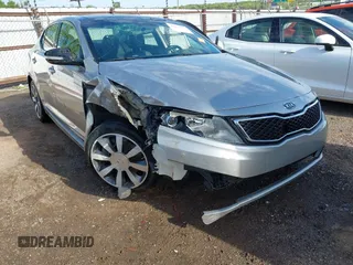2012 Kia Optima SX z VIN 5XXGR4A69CG025237, wystawiony jako IAAI lot #42091987 z przebiegiem 124 478 mil mil oraz . Historia ofert i sprzedaży dostępna na DreamBid. Obrazek 1.