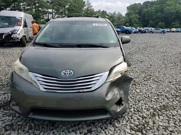 2011 Toyota Sienna XLE AAS with VIN 5TDYK3DC5BS094699, listed as a Copart auction lot 61583905 with 245,035 mi miles and Salvage title. Bid and sale history available at DreamBid. Image 14.