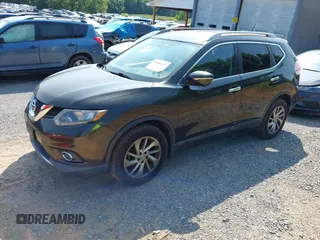 2014 Nissan Rogue SV z VIN 5N1AT2MV4EC779255, wystawiony jako IAAI lot #42404144 z przebiegiem 129 525 mil mil oraz . Historia ofert i sprzedaży dostępna na DreamBid. Obrazek 2.