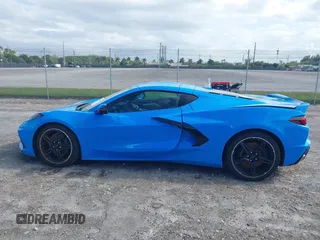 2023 Chevrolet Corvette 2LT z VIN 1G1YB2D49P5131567, wystawiony jako IAAI lot #42005964 z przebiegiem Nie podano mil oraz . Historia ofert i sprzedaży dostępna na DreamBid. Obrazek 14.
