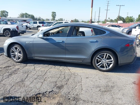 2014 Tesla Model S 60 with VIN 5YJSA1S11EFP35998, listed as a IAAI auction lot 42316563 with 83,835 mi miles and . Bid and sale history available at DreamBid. Image 15.