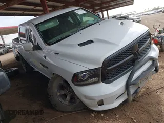 2017 Ram 1500 Sport z VIN 1C6RR7MT7HS850547, wystawiony jako IAAI lot #42030619 z przebiegiem 161 542 mil mil oraz . Historia ofert i sprzedaży dostępna na DreamBid. Obrazek 1.