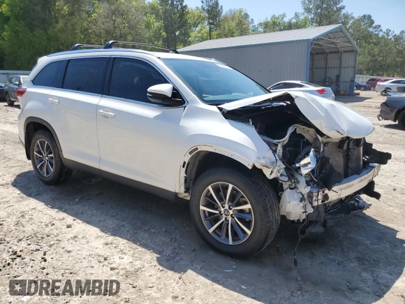 2019 Toyota Highlander SE with VIN 5TDJZRFH9KS571773, listed as a Copart auction lot 52121355 with 101,534 mi miles and Non Repairable. Bid and sale history available at carsss.com. Image 4.