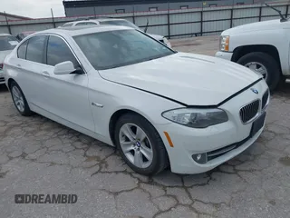 2013 BMW 5 Series 528i with VIN WBAXG5C55DDY33772, listed as a IAAI auction lot 41605701 with 131,473 mi miles and . Bid and sale history available at carsss.com. Image 1.