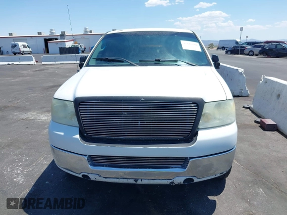 2005 Ford F-150 XLT z VIN 1FTRW12W55KC15429, wystawiony jako IAAI lot #42485246 z przebiegiem 251 954 mil mil oraz . Historia ofert i sprzedaży dostępna na DreamBid. Obrazek 6.