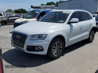 2014 Audi Q5 Premium Plus with VIN WA1LFAFP7EA102770, listed as a Copart auction lot 53556245 with 106,483 mi miles and Salvage Title. Bid and sale history available at carsss.com. Image 1.