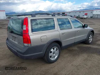 2002 Volvo V70 with VIN YV1SZ58D321064933, listed as a IAAI auction lot 42110198 with 124,324 mi miles and . Bid and sale history available at DreamBid. Image 4.