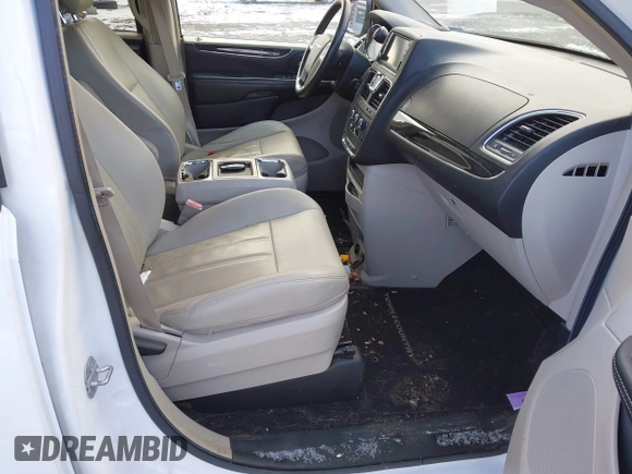 2015 Chrysler Town & Country LX with VIN 2C4RC1AG0FR676463, listed as a IAAI auction lot 41269495 with 83,020 mi miles and . Bid and sale history available at carsss.com. Image 5.