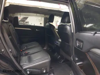 2019 Toyota Highlander SE with VIN 5TDJZRFH0KS706882, listed as a IAAI auction lot 41796238 with 104,009 mi miles. Bid and sale history available at carsss.com. Image 8.
