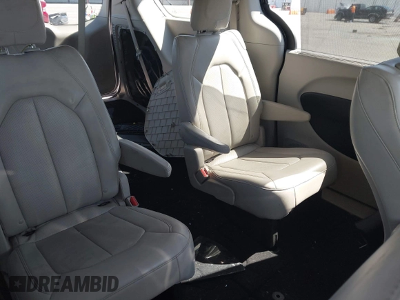 2021 Chrysler Voyager LXi with VIN 2C4RC1DGXMR519600, listed as a IAAI auction lot 41813991 with 87,187 mi miles and . Bid and sale history available at DreamBid. Image 8.
