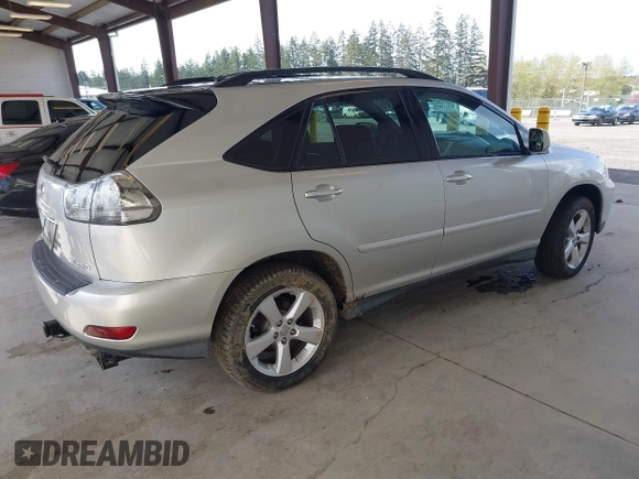 2008 Lexus RX with VIN 2T2HK31U18C063752, listed as a IAAI auction lot 41986621 with 197,541 mi miles. Bid and sale history available at carsss.com. Image 4.