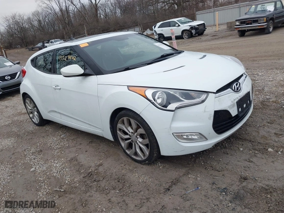 2015 Hyundai Veloster RE:FLEX with VIN KMHTC6AD1FU232077, listed as a IAAI auction lot 41529502 with 201,833 mi miles. Bid and sale history available at carsss.com. Image 1.