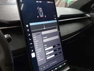 2023 Fisker Ocean One z VIN VCF1ZBU25PG003706, wystawiony jako IAAI lot #41906422 z przebiegiem Nie podano mil oraz . Historia ofert i sprzedaży dostępna na DreamBid. Obrazek 15.