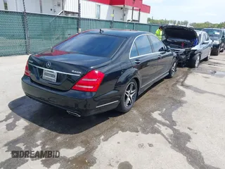 2010 Mercedes-Benz S 550 with VIN WDDNG8GB3AA308918, listed as a IAAI auction lot 42087311 with 135,878 mi miles and . Bid and sale history available at DreamBid. Image 4.