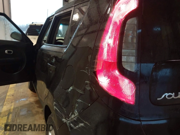 2014 Kia Soul with VIN KNDJN2A20E7740437, listed as a IAAI auction lot 41716835 with 90,582 mi miles. Bid and sale history available at carsss.com. Image 14.