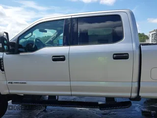 2019 Ford F-250 XL with VIN 1FT7W2BT9KEE35217, listed as a IAAI auction lot 42309355 with 196,739 mi miles and . Bid and sale history available at DreamBid. Image 15.